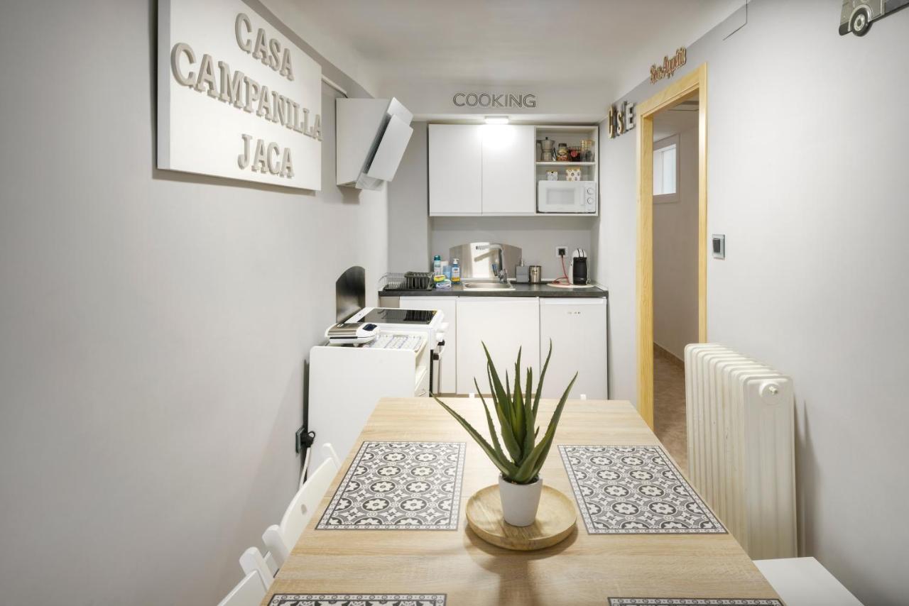 Casa Campanilla Jaca Hotel Kültér fotó